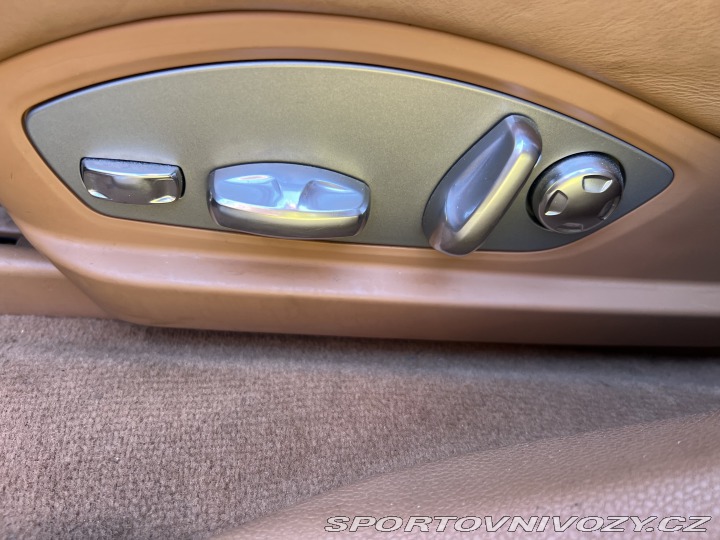 Porsche Panamera 4S 2011