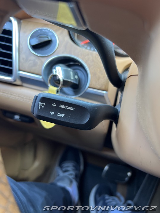 Porsche Panamera 4S 2011