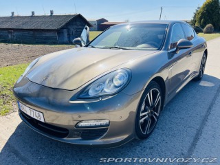 Porsche Panamera 4S 2011