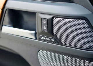 Ostatní značky Ostatní modely Land Rover Defender  P400e X*110*Ťažné*Adaptí 2024
