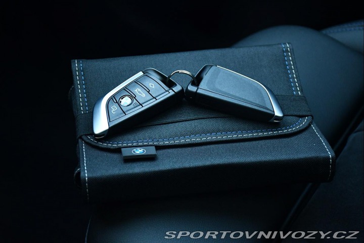 BMW 3 330e xD M-SPORT H/K HUD P 2022