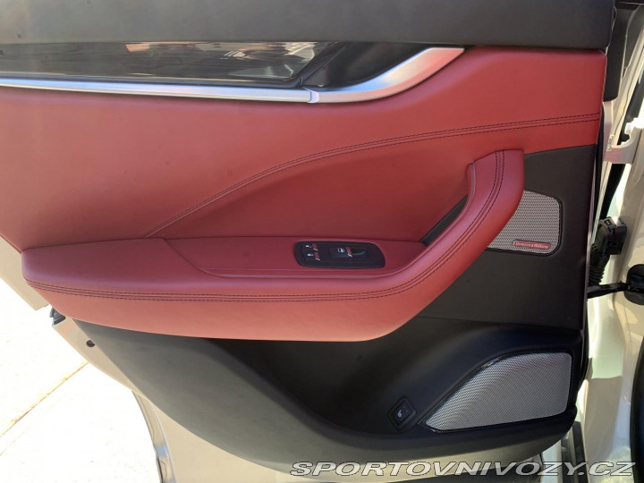 Maserati Levante Levante S, 316KW, VÝBAVA 2017