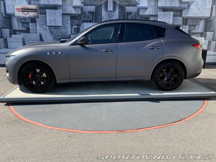 Maserati Levante Levante S, 316KW, VÝBAVA 2017