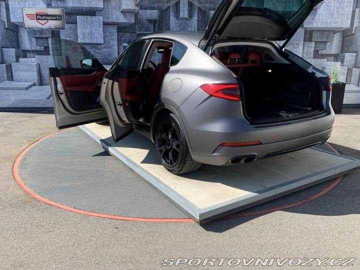 Maserati Levante Levante S, 316KW, VÝBAVA 2017