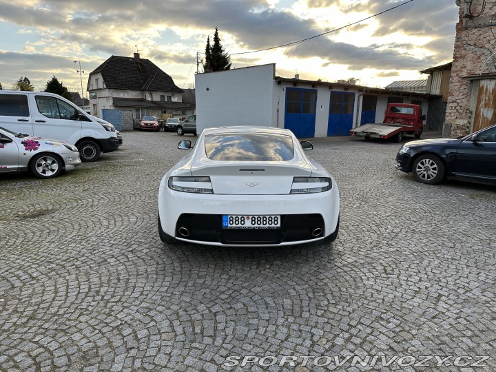 Aston Martin Vantage  2013