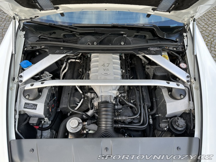 Aston Martin Vantage  2013