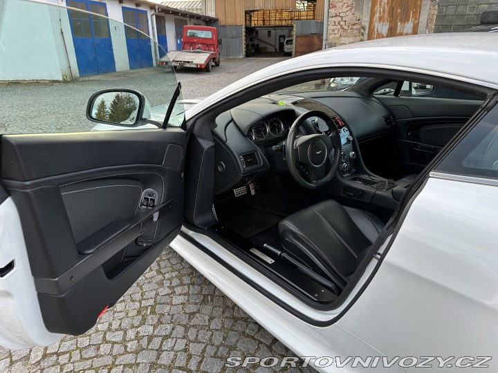 Aston Martin Vantage  2013