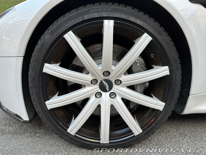 Aston Martin Vantage  2013