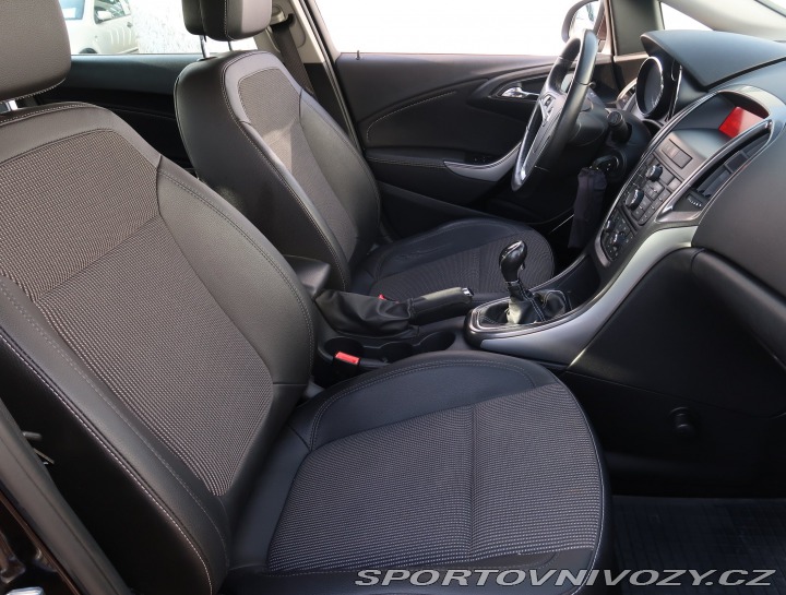 Opel Astra Cosmo 2.0 CDTI 2012