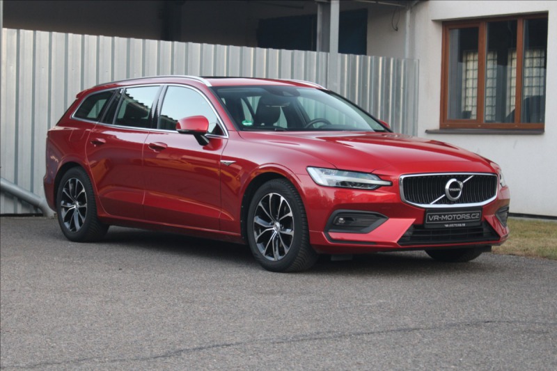 Volvo V60 2,0 D3 Momentum Automat Z