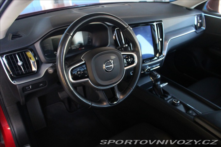 Volvo V60 2,0 D3 Momentum Automat Z 2018
