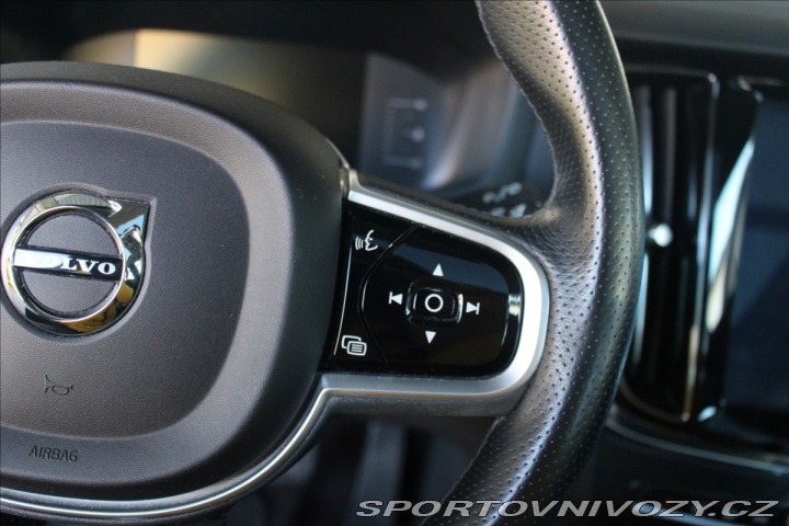 Volvo V60 2,0 D3 Momentum Automat Z 2018