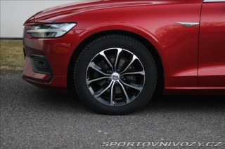 Volvo V60 2,0 D3 Momentum Automat Z 2018