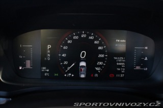 Volvo V60 2,0 D3 Momentum Automat Z 2018