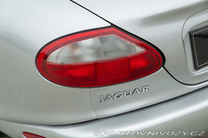 Jaguar XK8 SPIDER 2000