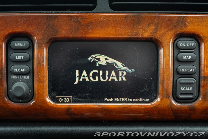 Jaguar XK8 SPIDER 2000