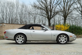 Jaguar XK8 SPIDER 2000