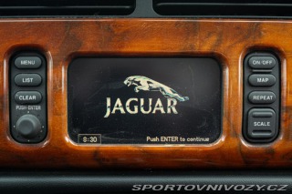 Jaguar XK8 SPIDER 2000