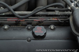 Jaguar XK8 SPIDER 2000