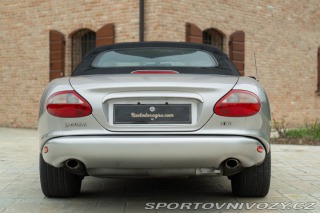 Jaguar XK8 SPIDER 2000