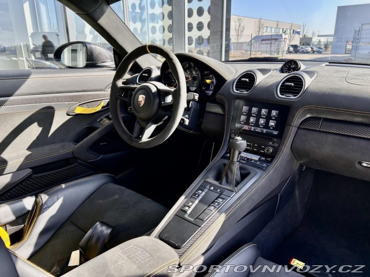 Porsche 718 Cayman GT4 RS Weissach 2023