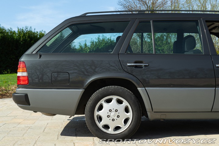 Mercedes-Benz E 200 TE 16V SW 1993