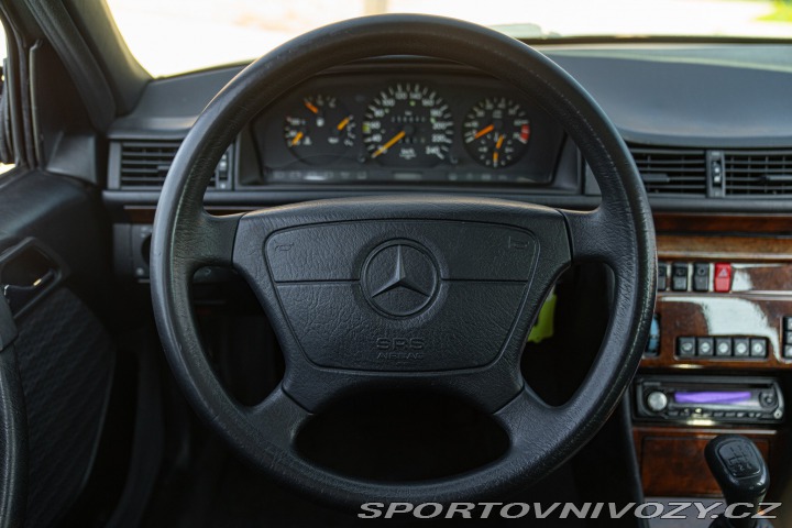 Mercedes-Benz E 200 TE 16V SW 1993