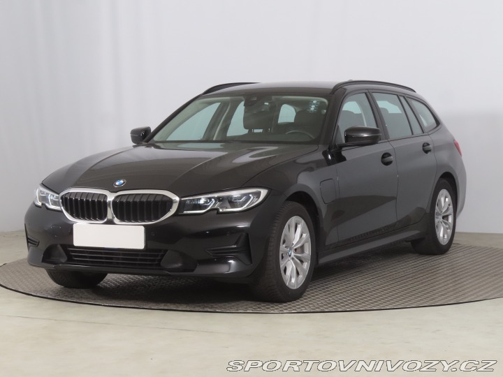 BMW 3 330 e xDrive 2021