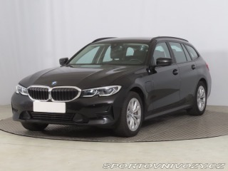 BMW 3 330 e xDrive 2021