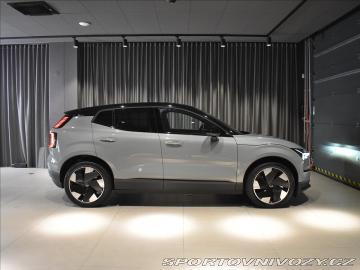 Volvo Ostatní modely EX30 0,0 Twin Motor Ultra Pano 2024