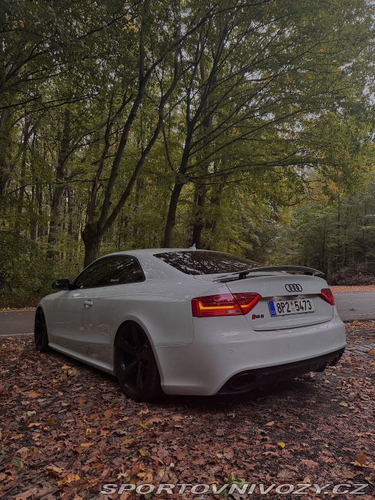 Audi RS5 2011