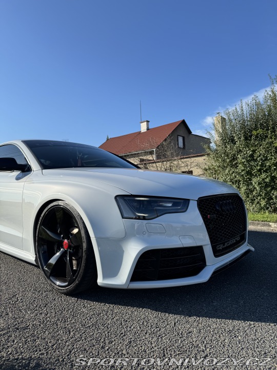 Audi RS5 2011