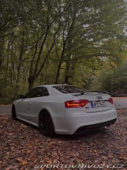 Audi RS5 2011