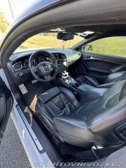 Audi RS5 2011