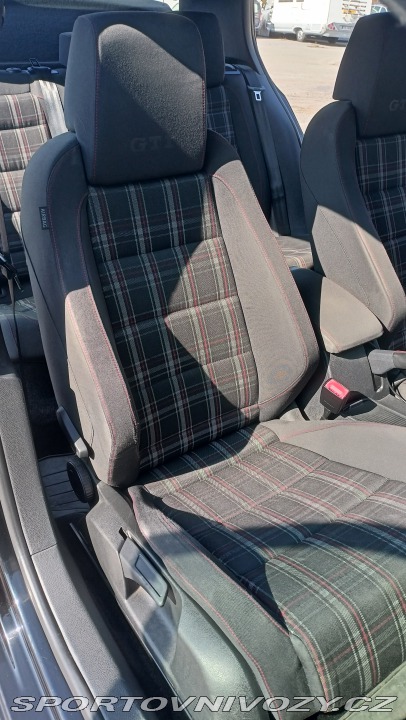 Volkswagen Golf GTI 2010