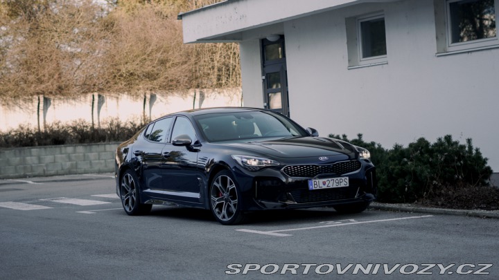 Kia Stinger  2017