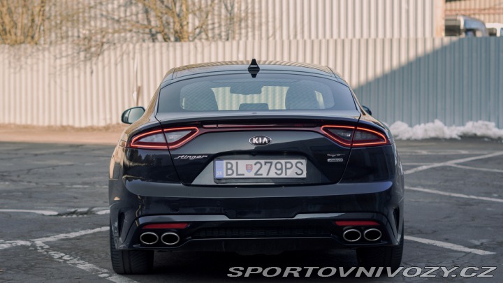 Kia Stinger  2017
