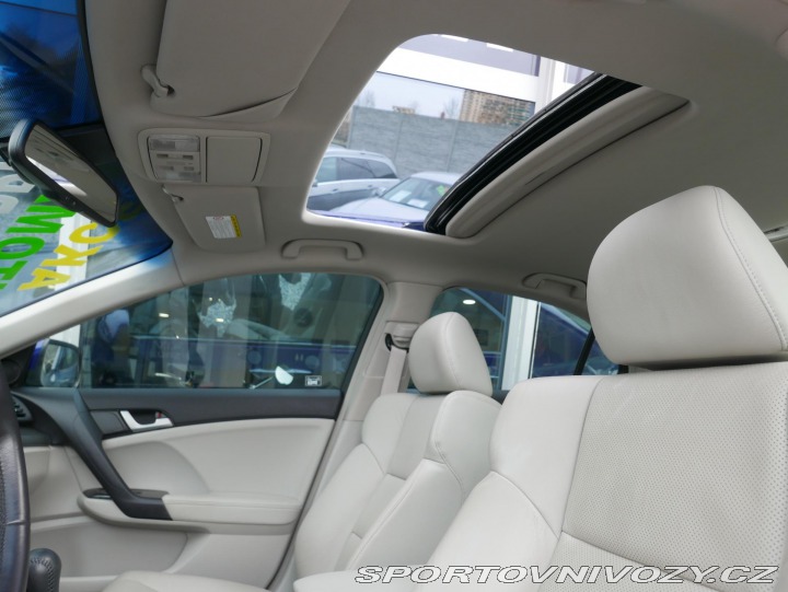 Honda Accord 2,4 i-VTEC Automat REZERV 2010