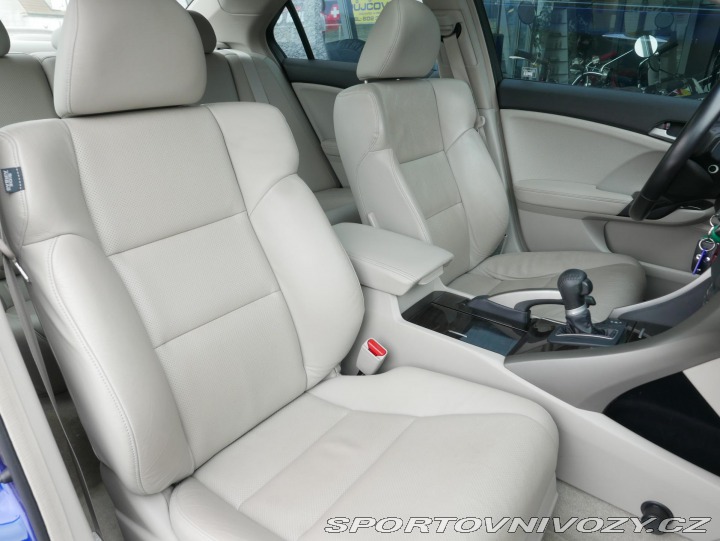 Honda Accord 2,4 i-VTEC Automat REZERV 2010