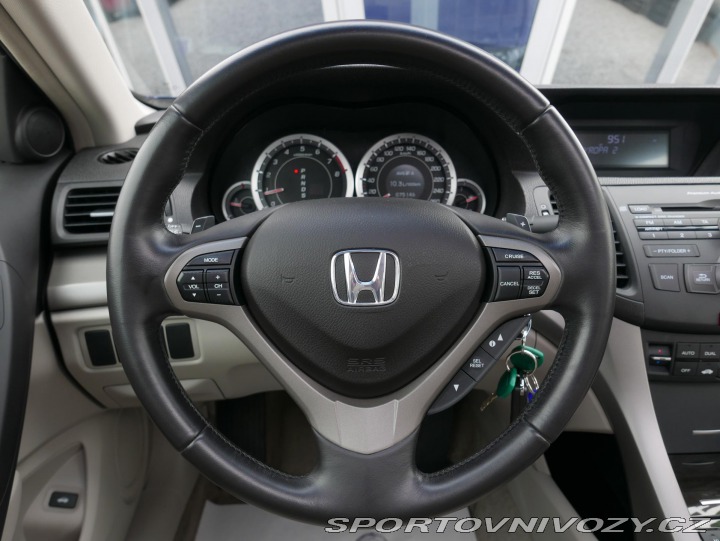 Honda Accord 2,4 i-VTEC Automat REZERV 2010