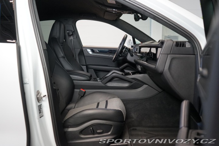 Porsche Cayenne GTS Coupé Chrono 360 Carb 2024
