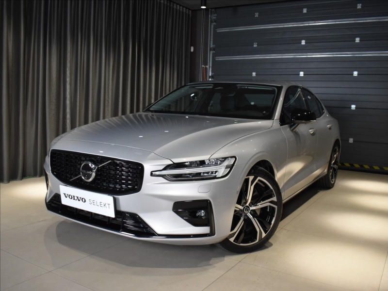 Volvo S60 2,0 B5 AWD ULT Pano,head