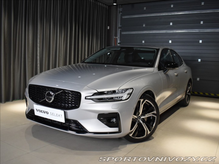 Volvo S60 2,0 B5 AWD ULT Pano,head 2024