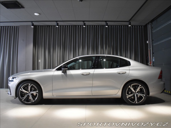 Volvo S60 2,0 B5 AWD ULT Pano,head 2024