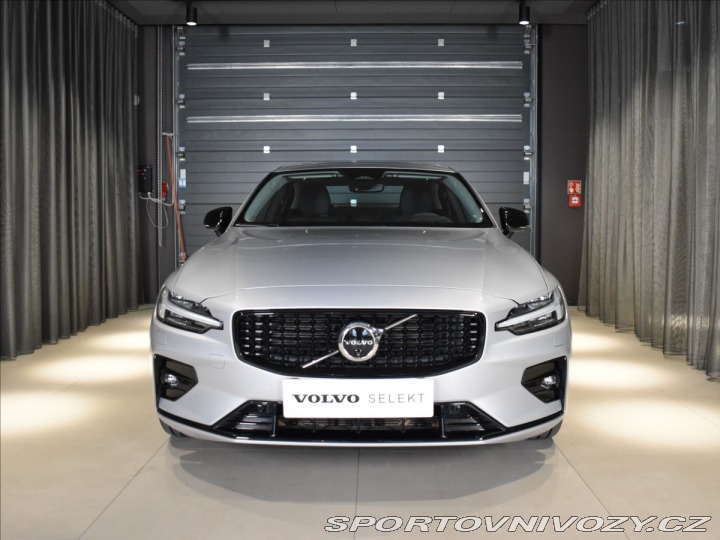 Volvo S60 2,0 B5 AWD ULT Pano,head 2024