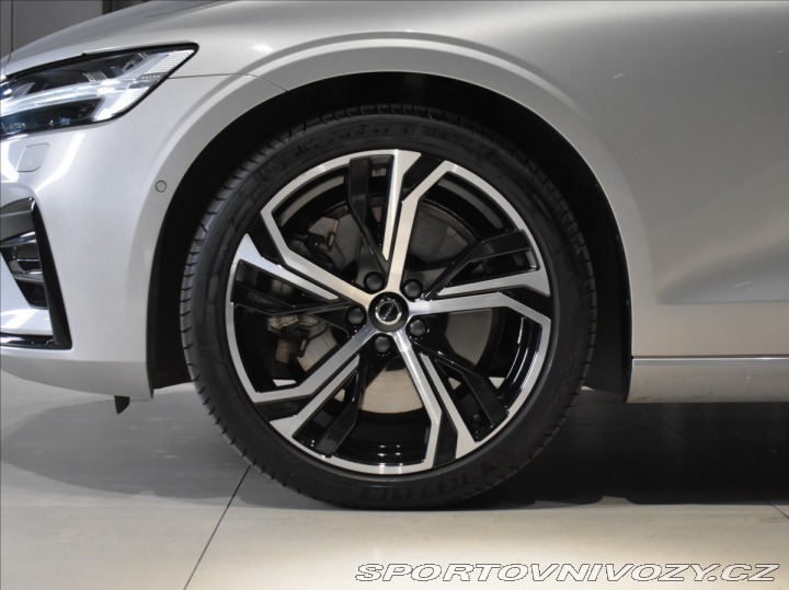 Volvo S60 2,0 B5 AWD ULT Pano,head 2024