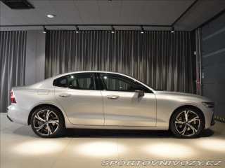 Volvo S60 2,0 B5 AWD ULT Pano,head 2024
