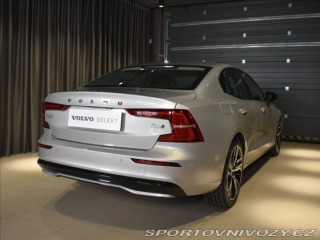 Volvo S60 2,0 B5 AWD ULT Pano,head 2024