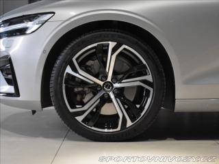 Volvo S60 2,0 B5 AWD ULT Pano,head 2024