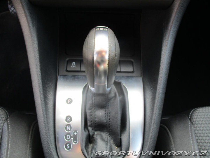 Volkswagen Golf 1,4 TSi 118kw DSG odpočet 2012